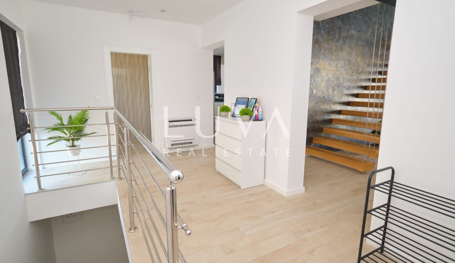 Kaštel Stari, 324 m² Villa with Pool and Sea View for Sale