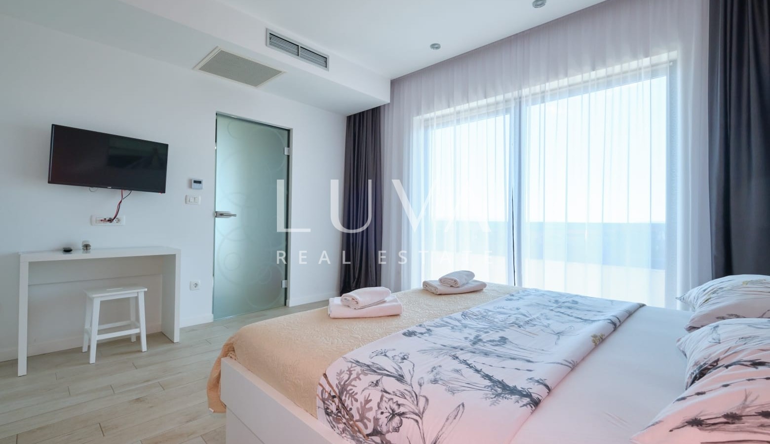 Kaštel Stari, 324 m² Villa with Pool and Sea View for Sale