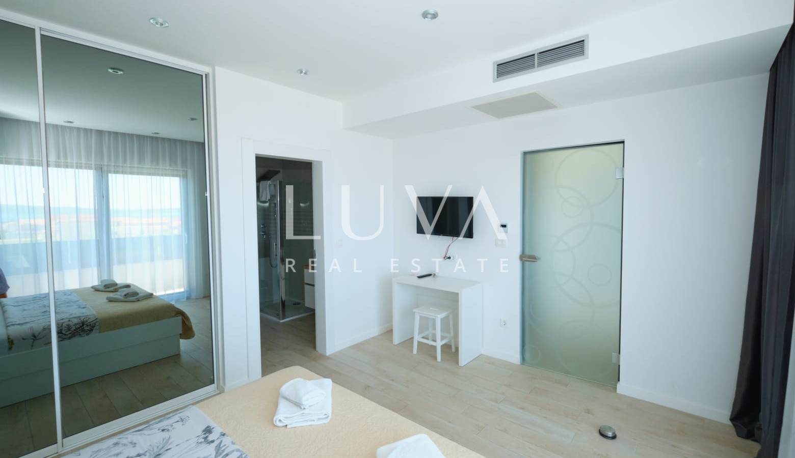 Kaštel Stari, 324 m² Villa with Pool and Sea View for Sale