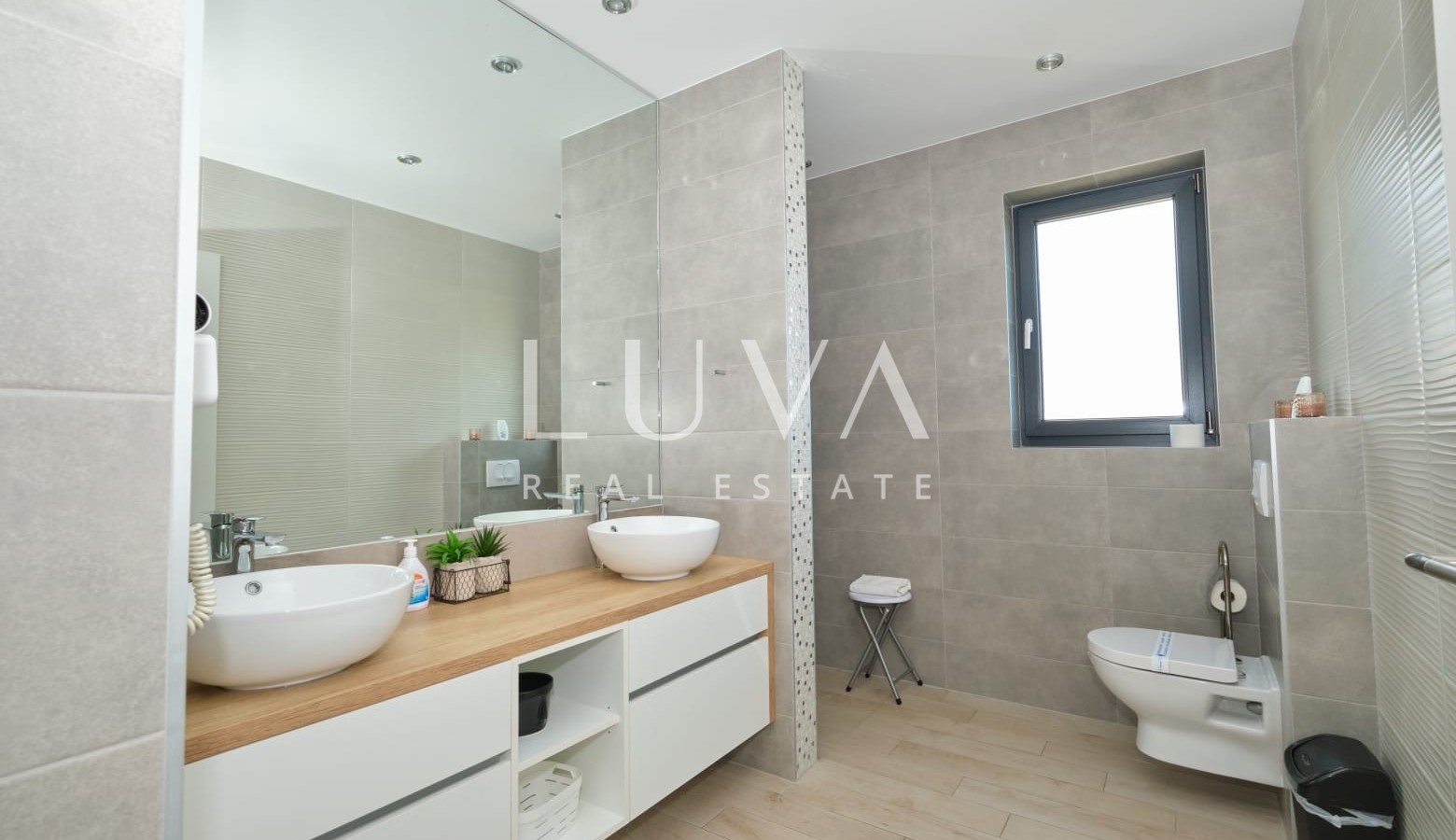 Kaštel Stari, 324 m² Villa with Pool and Sea View for Sale