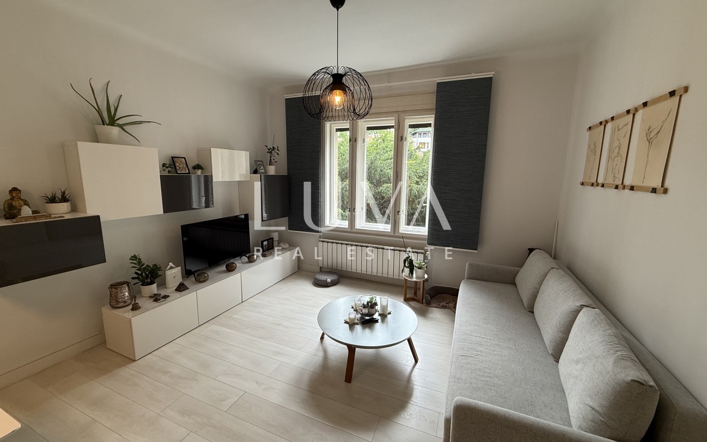 Zagreb, Medveščak, 2-bedroom apartment with balcony, 65 m²