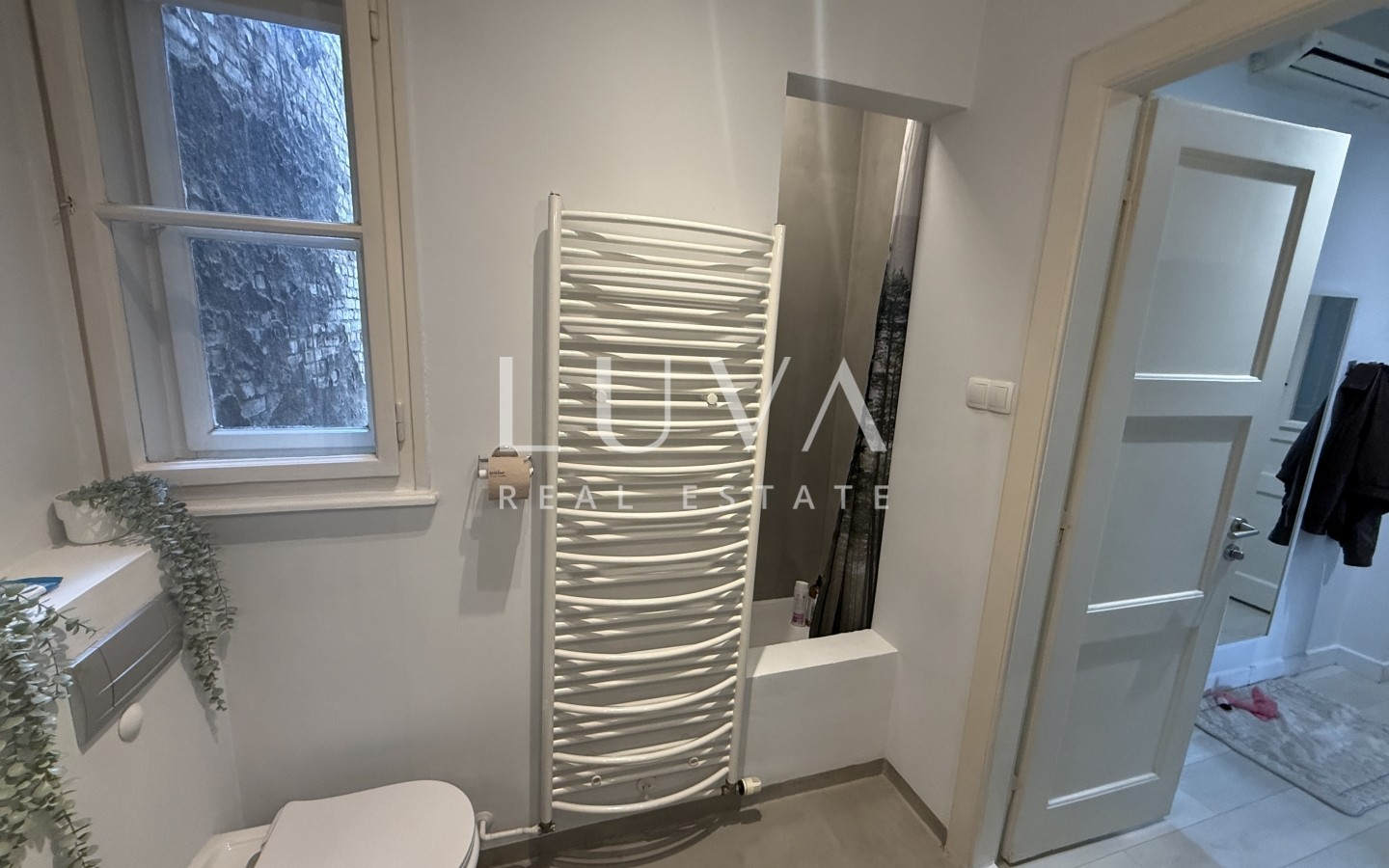 Zagreb, Medveščak, 2-bedroom apartment with balcony, 65 m²