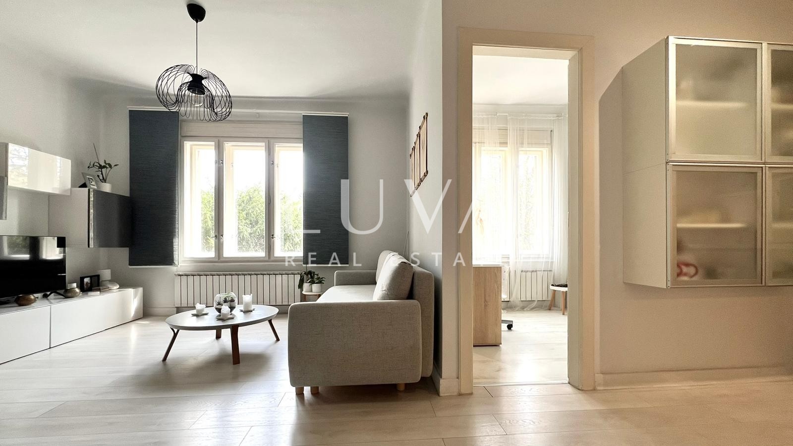 Zagreb, Medveščak, 2-bedroom apartment with balcony, 65 m²