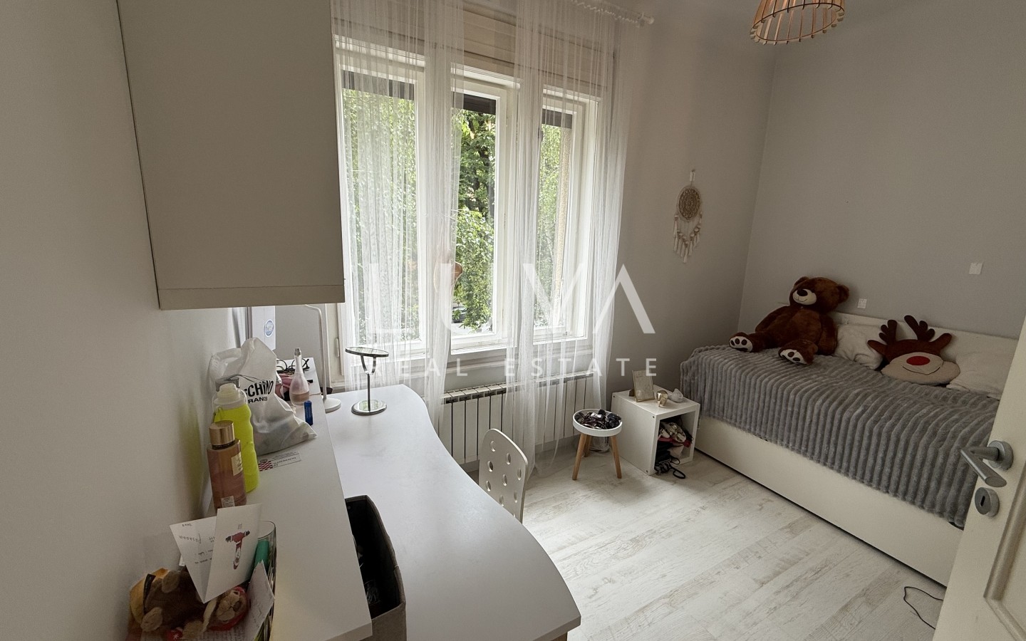 Zagreb, Medveščak, 2-bedroom apartment with balcony, 65 m²