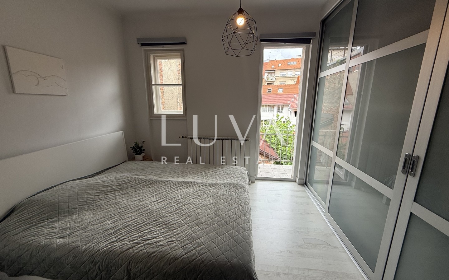 Zagreb, Medveščak, 2-bedroom apartment with balcony, 65 m²