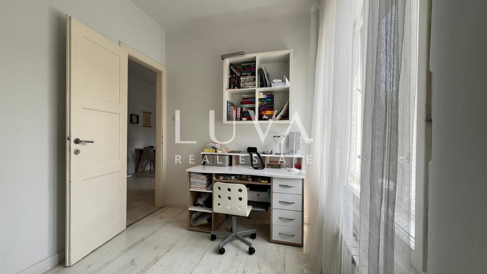 Zagreb, Medveščak, 2-bedroom apartment with balcony, 65 m²