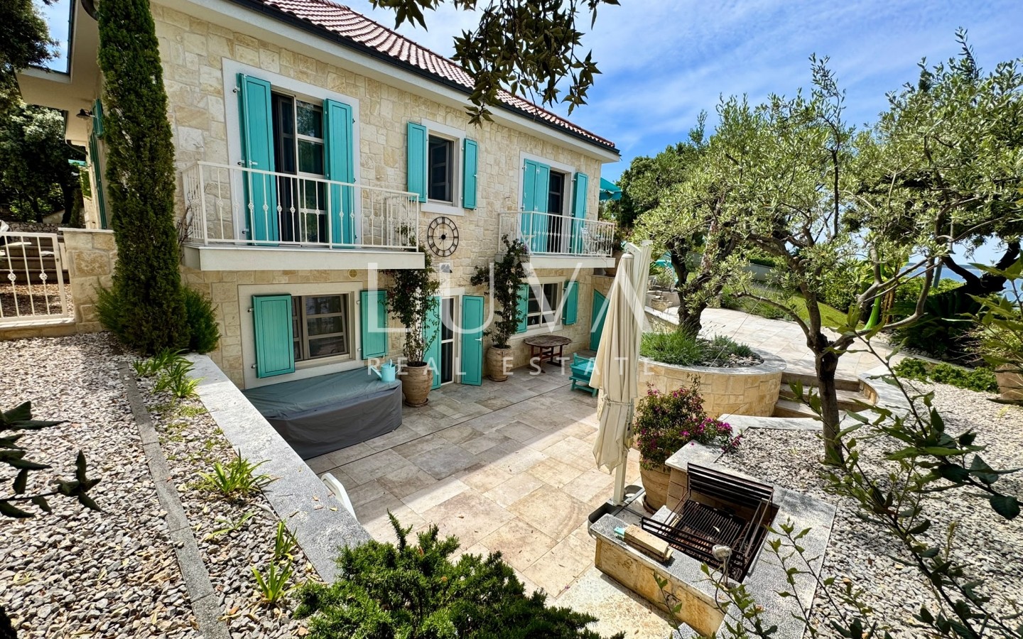 Pag, Šimuni, villa 158 m2 with pool, first row to the sea