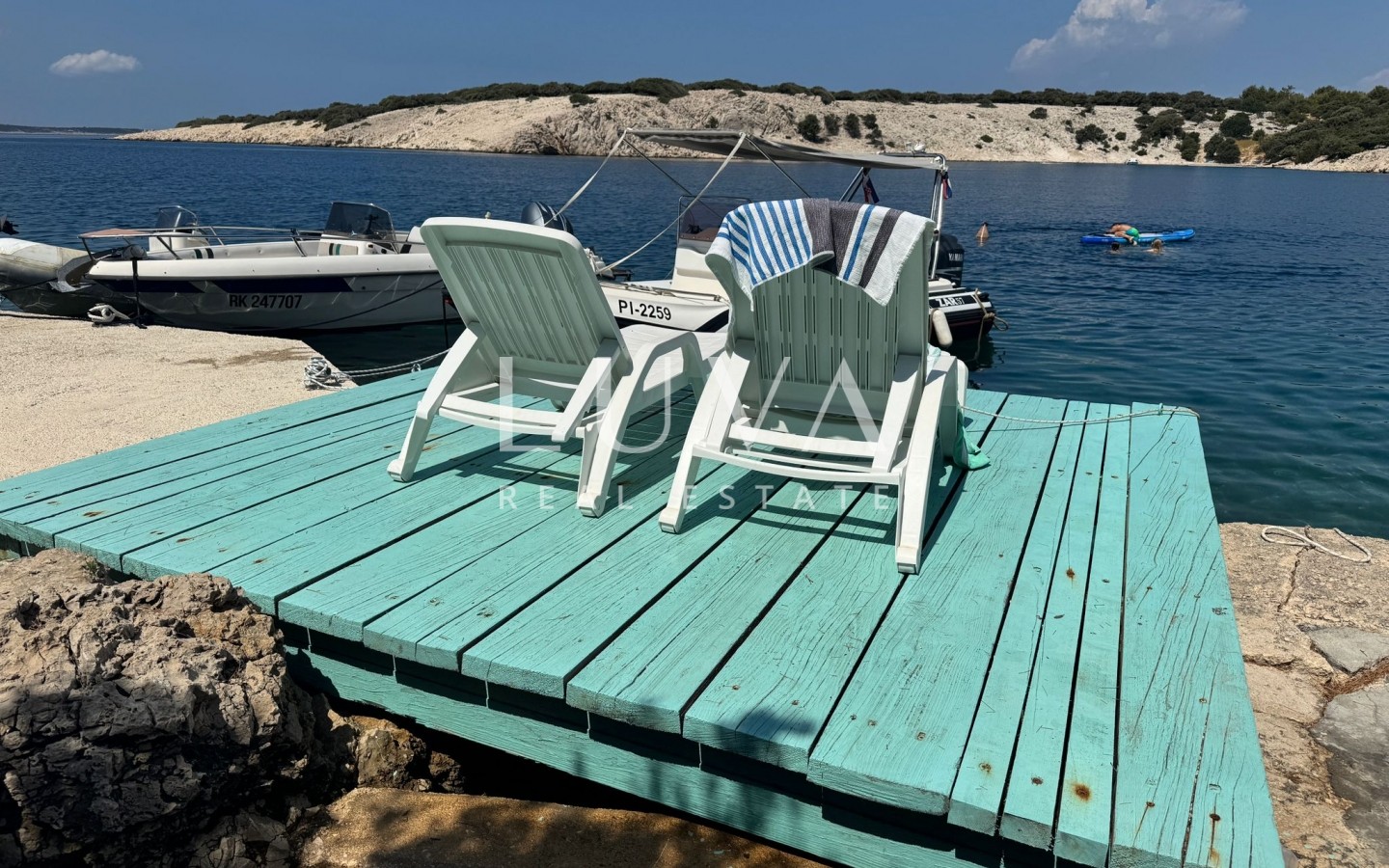 Pag, Šimuni, villa 158 m2 with pool, first row to the sea