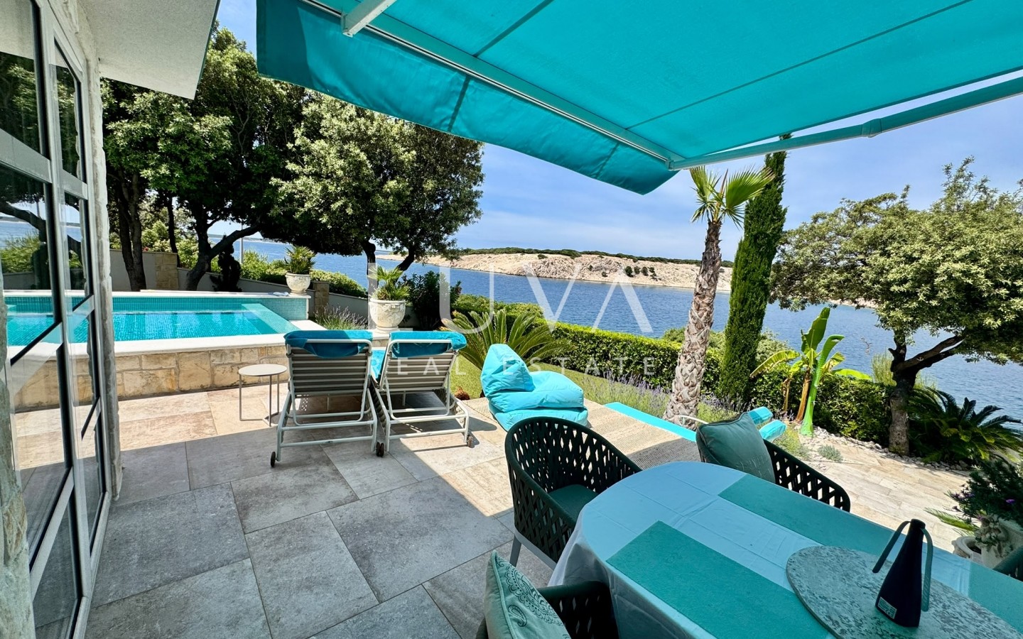Pag, Šimuni, villa 158 m2 with pool, first row to the sea