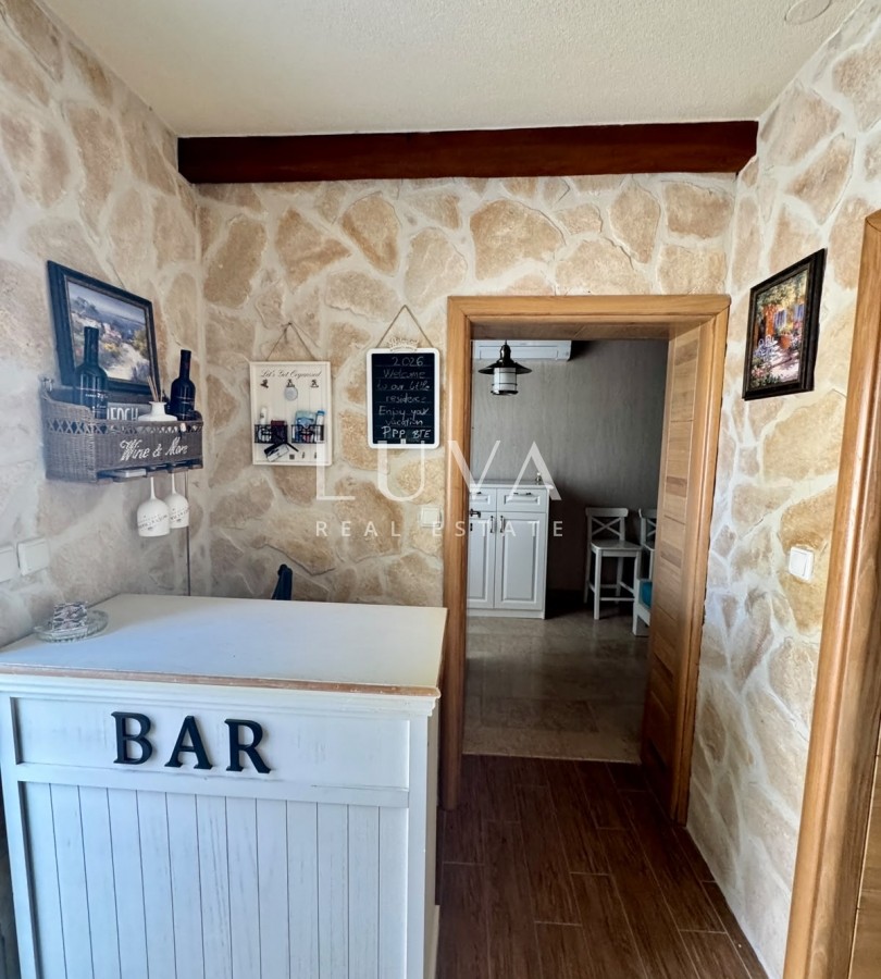 Pag, Šimuni, villa 158 m2 with pool, first row to the sea