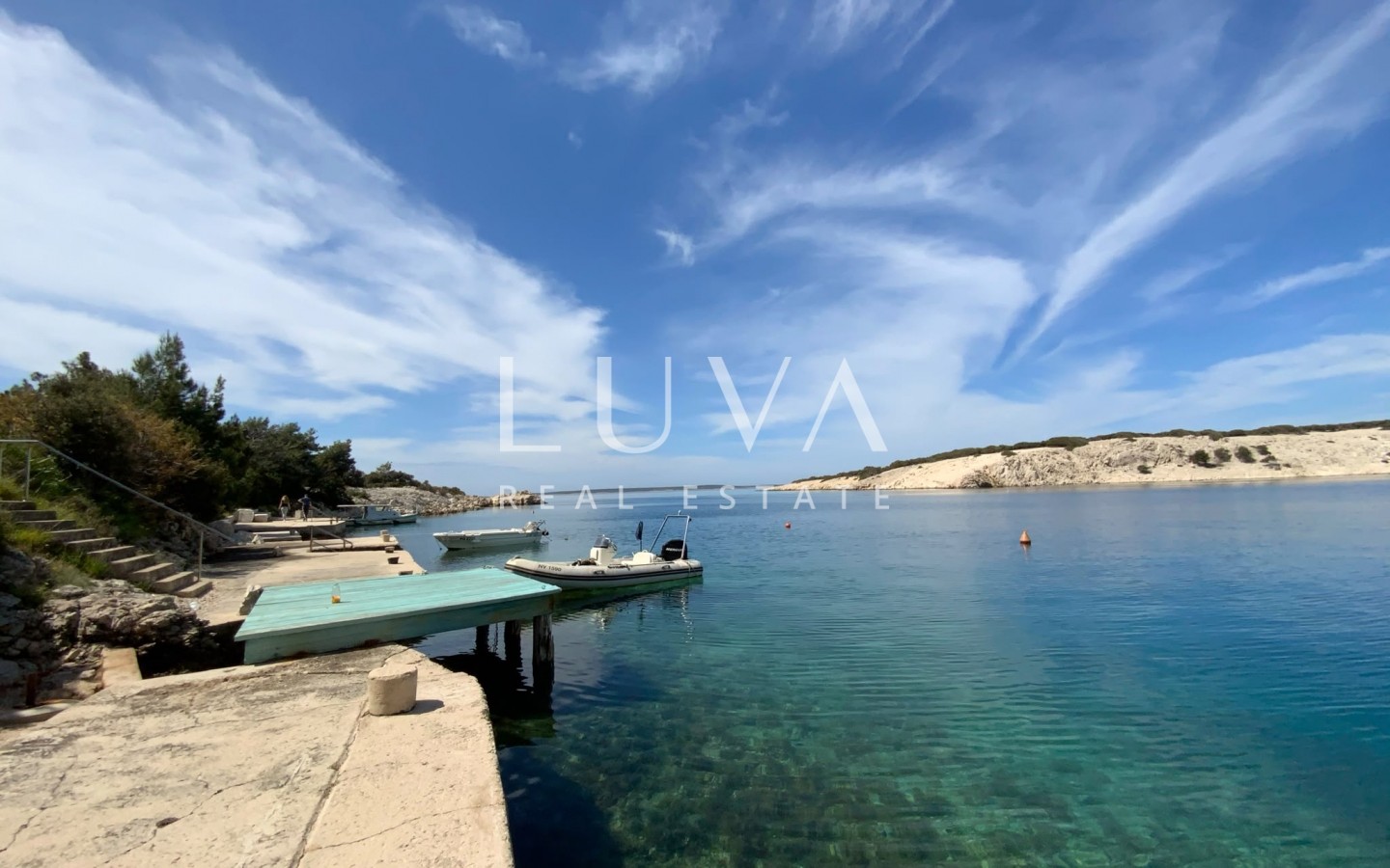Pag, Šimuni, villa 158 m2 with pool, first row to the sea