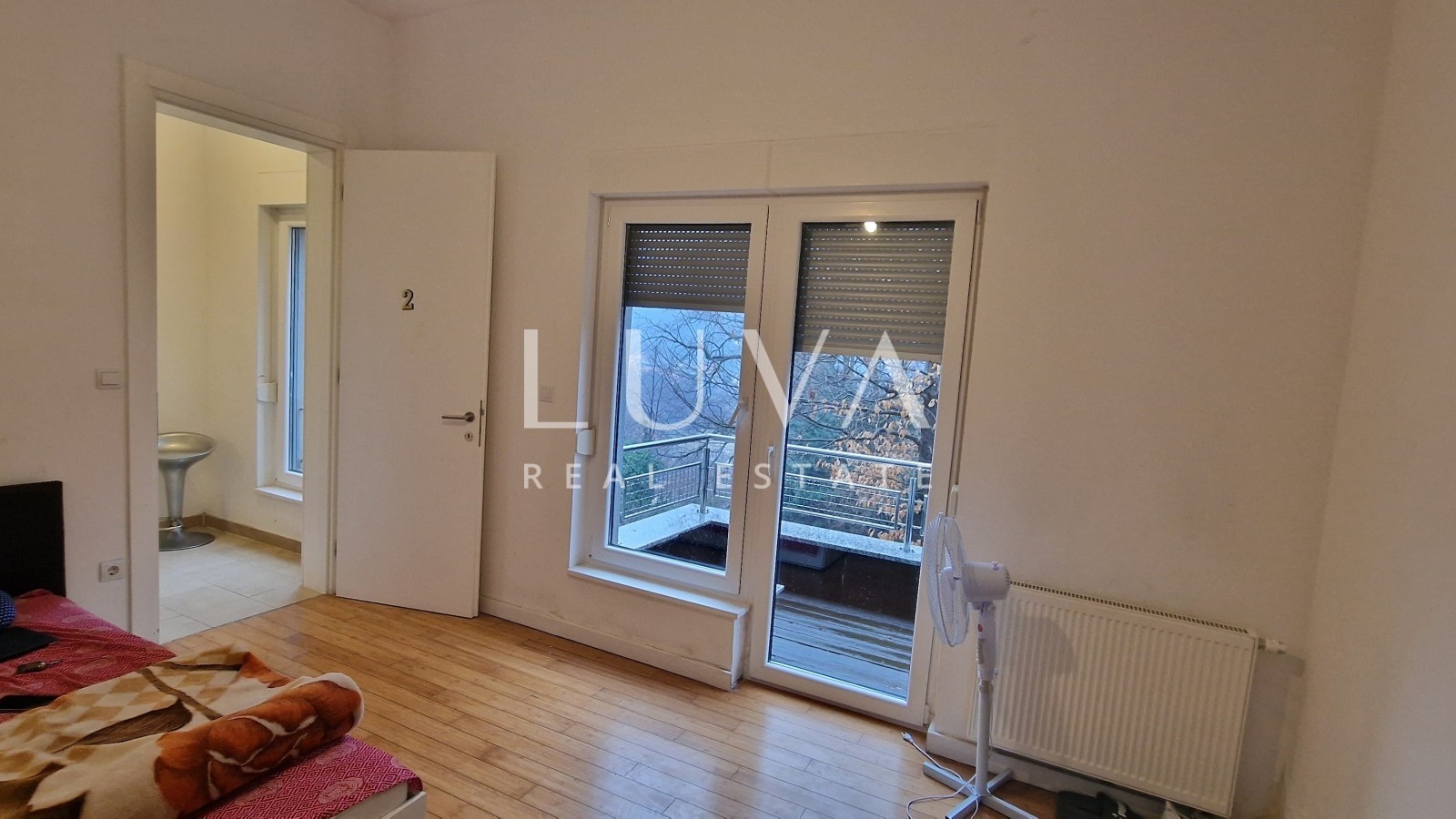 Zagreb, Gornje Vrapče, house on 4 floors with a pool, 490 m²