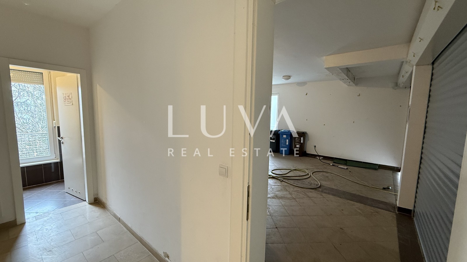 Zagreb, Gornje Vrapče, house on 4 floors with a pool, 490 m²