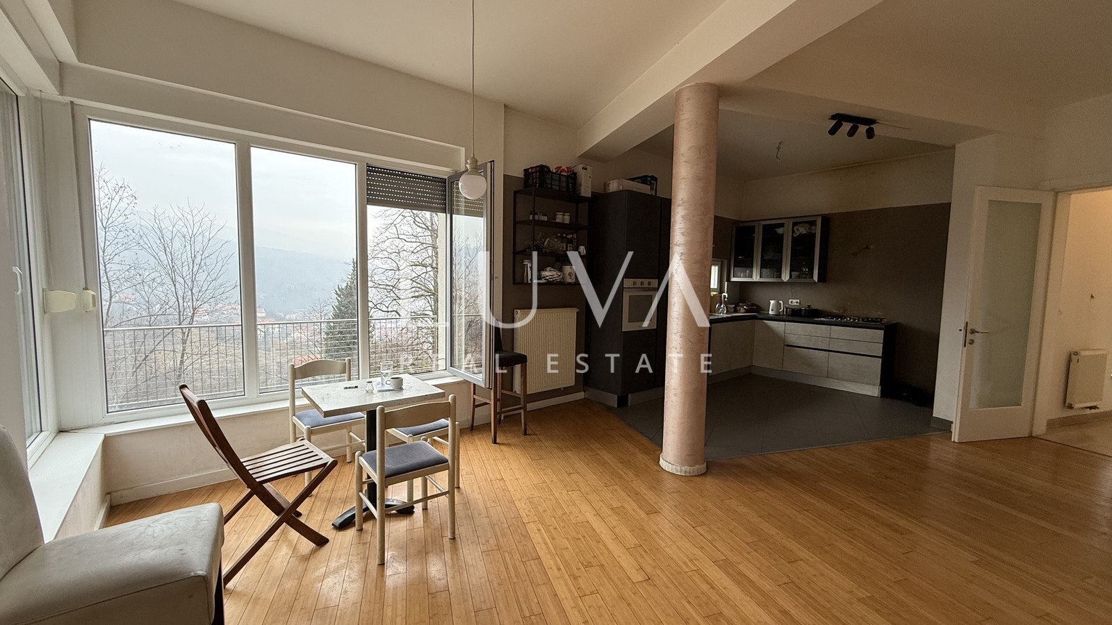 Zagreb, Gornje Vrapče, house on 4 floors with a pool, 490 m²