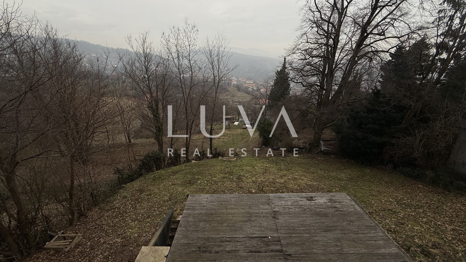 Zagreb, Gornje Vrapče, house on 4 floors with a pool, 490 m²