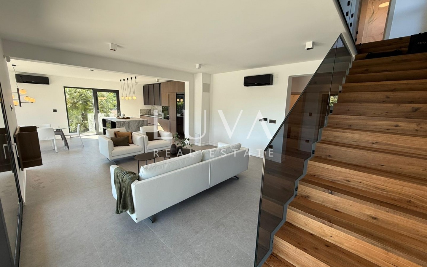 Istria, Štinjan, luxury villa with pool, 275 m2 for sale
