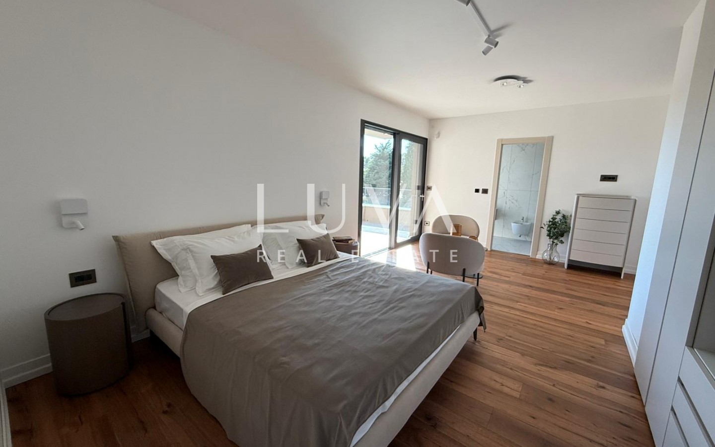 Istria, Štinjan, luxury villa with pool, 275 m2 for sale