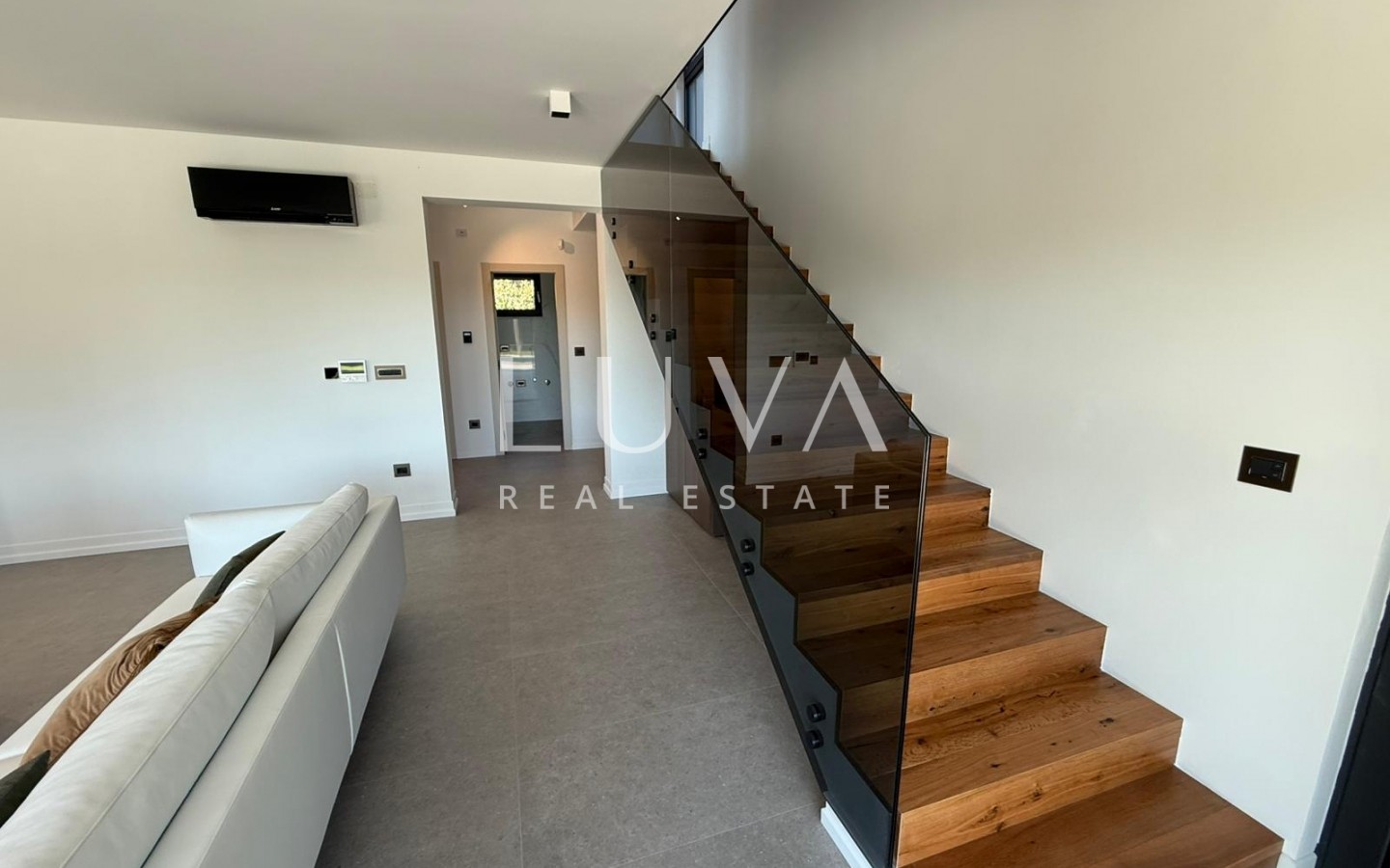 Istria, Štinjan, luxury villa with pool, 275 m2 for sale
