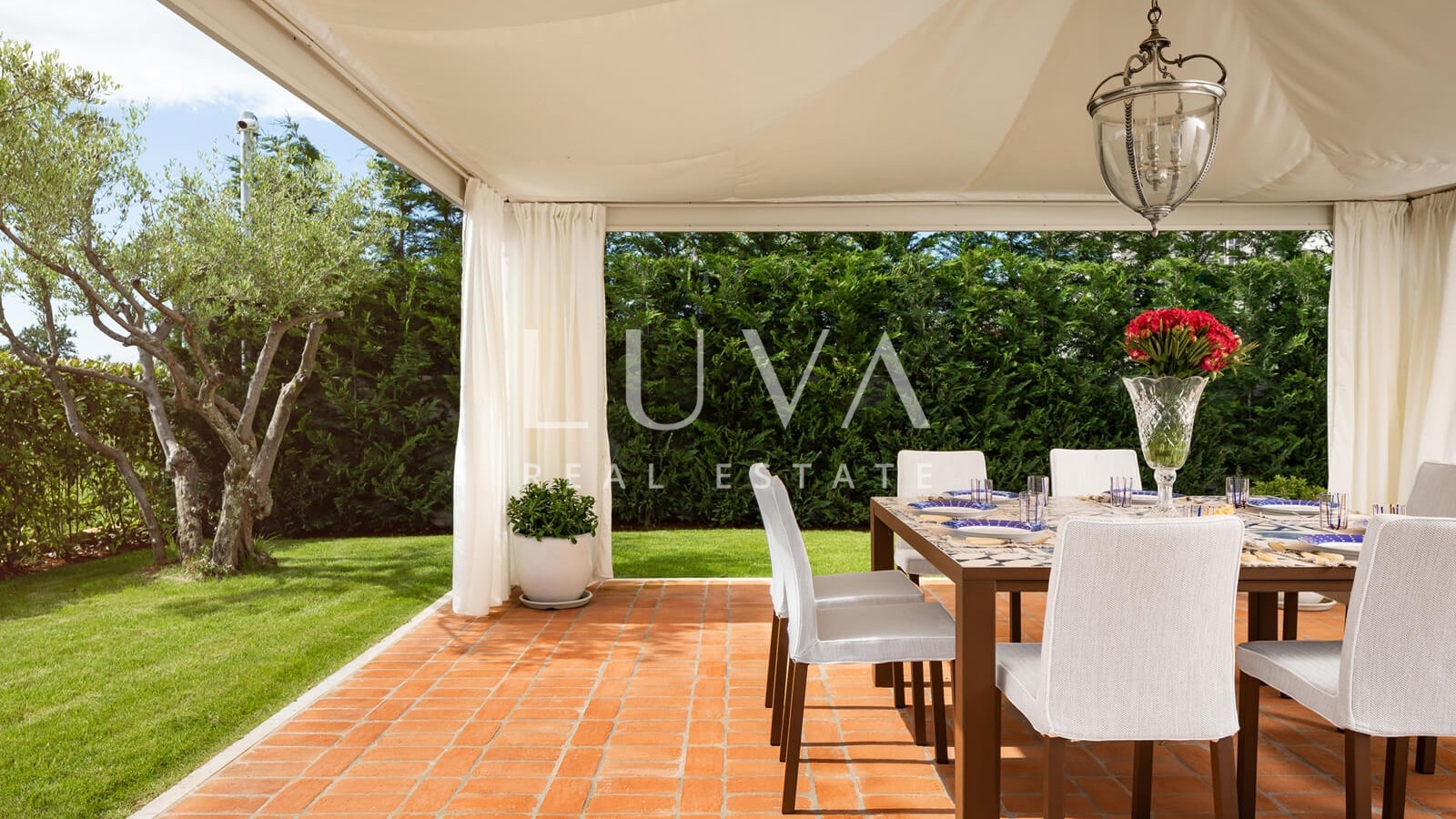 Istria, Poreč, luxury villa with pool, 405 m2 for sale