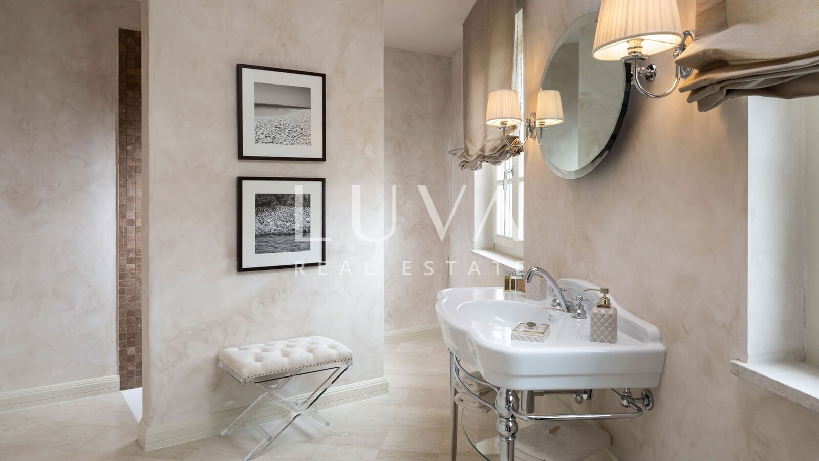 Istria, Poreč, luxury villa with pool, 405 m2 for sale