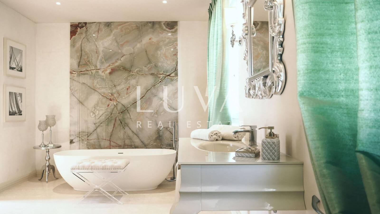 Istria, Poreč, luxury villa with pool, 288 m2 for sale