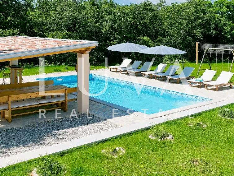 Labin area, luxury house with a pool for sale