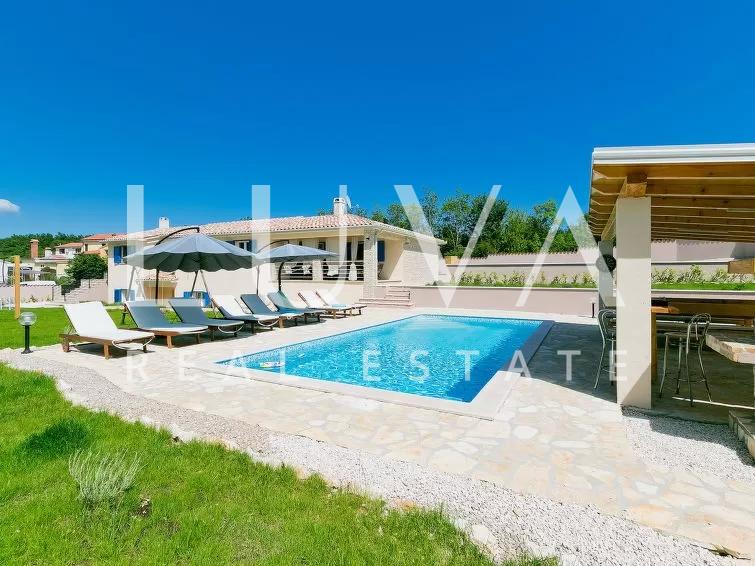 Labin area, luxury house with a pool for sale