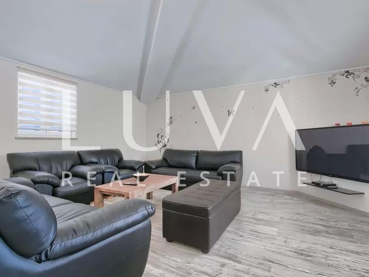 Labin area, luxury house with a pool for sale