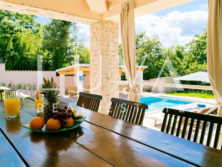 Labin area, luxury house with a pool for sale