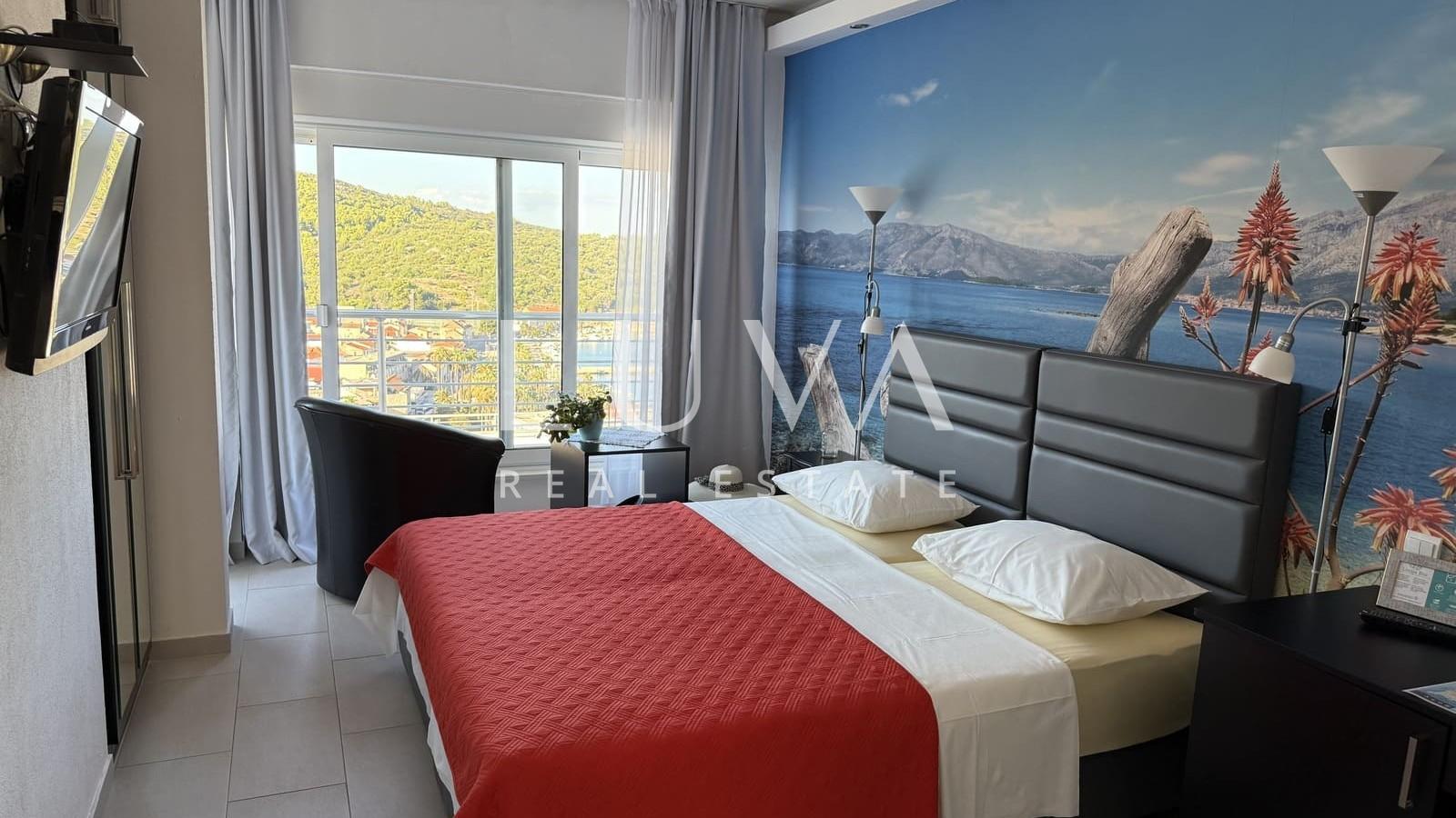 Vis, luksuzna kuća s bazenom i pogledom na more na prodaju