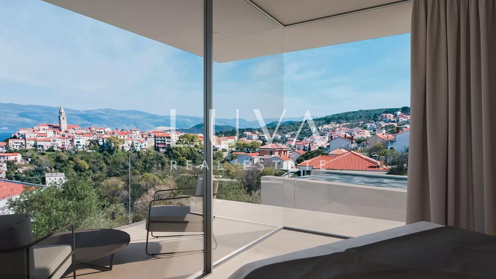 Vrbnik, Krk: Zemljište s gotovim projektom gradnje luksuzne vile na prodaju