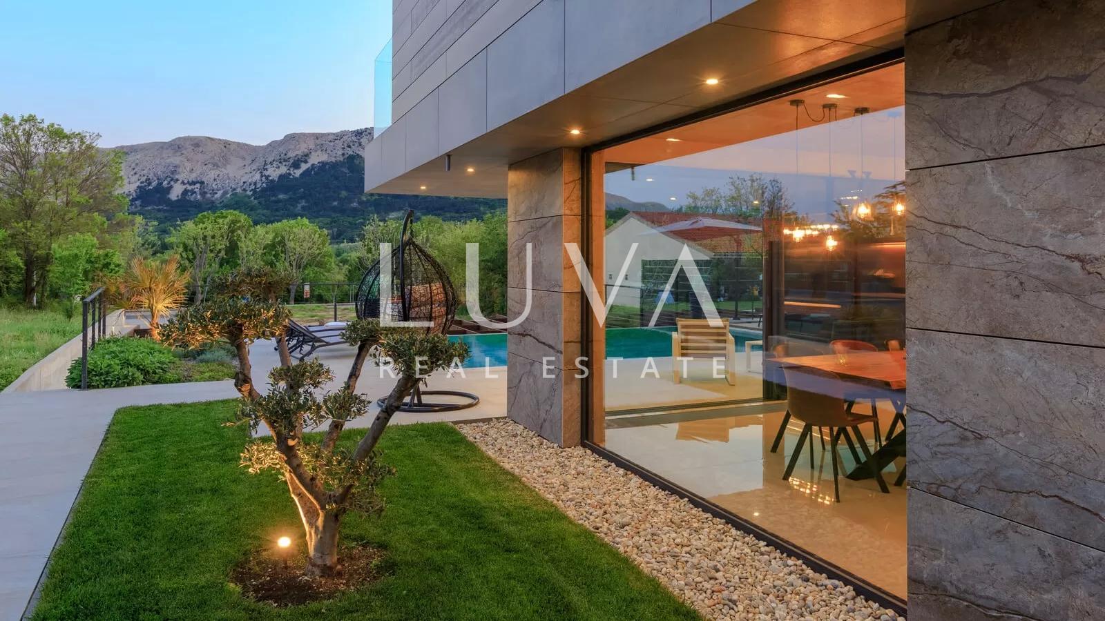 Baška, Krk, luksuzna vila s bazenom i Jacuzzi-jem blizu mora
