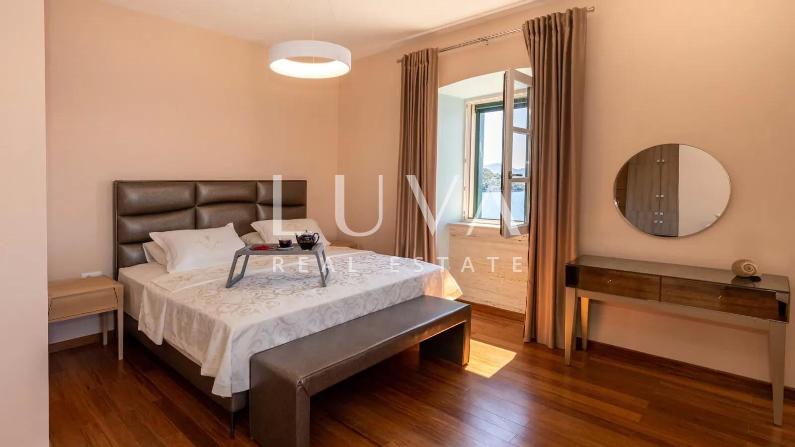 Einzigartiges Ferienhaus auf einer unbewohnten Insel, Investitionsmöglichkeit