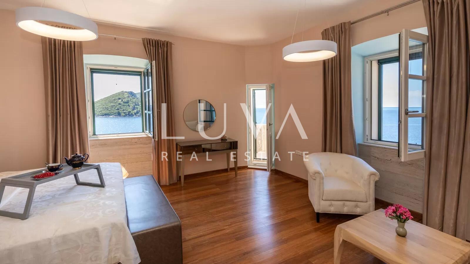 Einzigartiges Ferienhaus auf einer unbewohnten Insel, Investitionsmöglichkeit