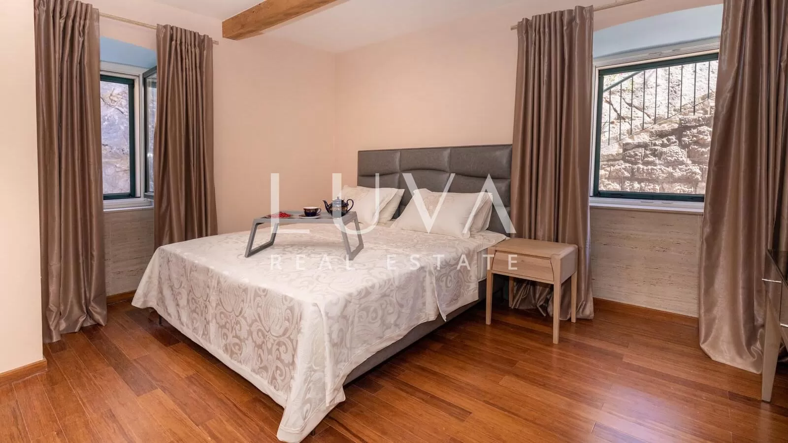 Einzigartiges Ferienhaus auf einer unbewohnten Insel, Investitionsmöglichkeit