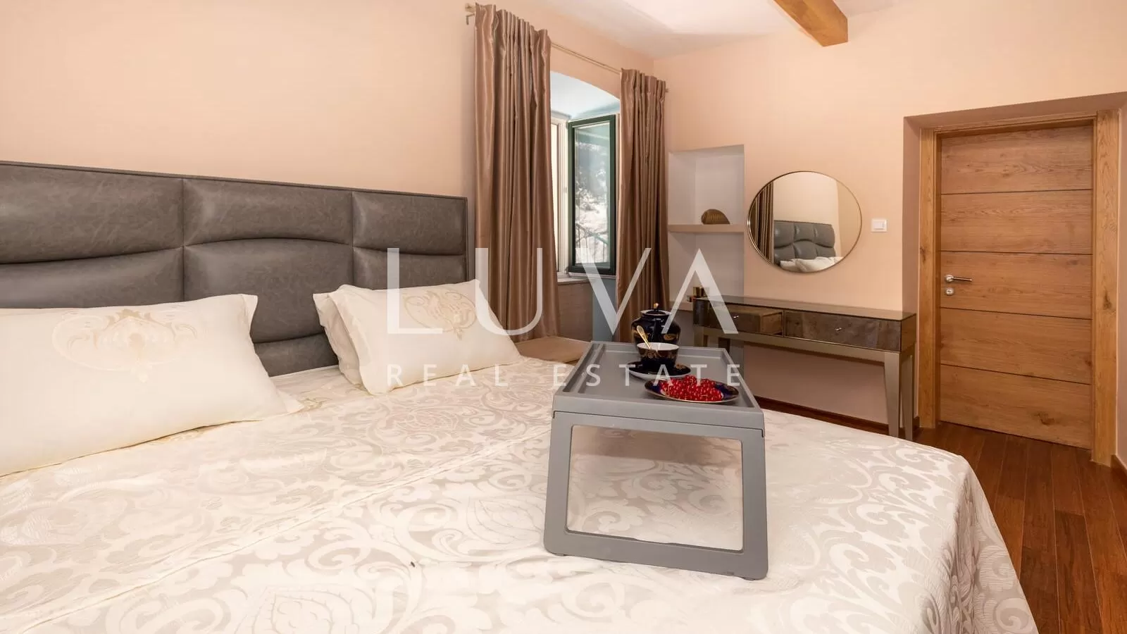 Einzigartiges Ferienhaus auf einer unbewohnten Insel, Investitionsmöglichkeit