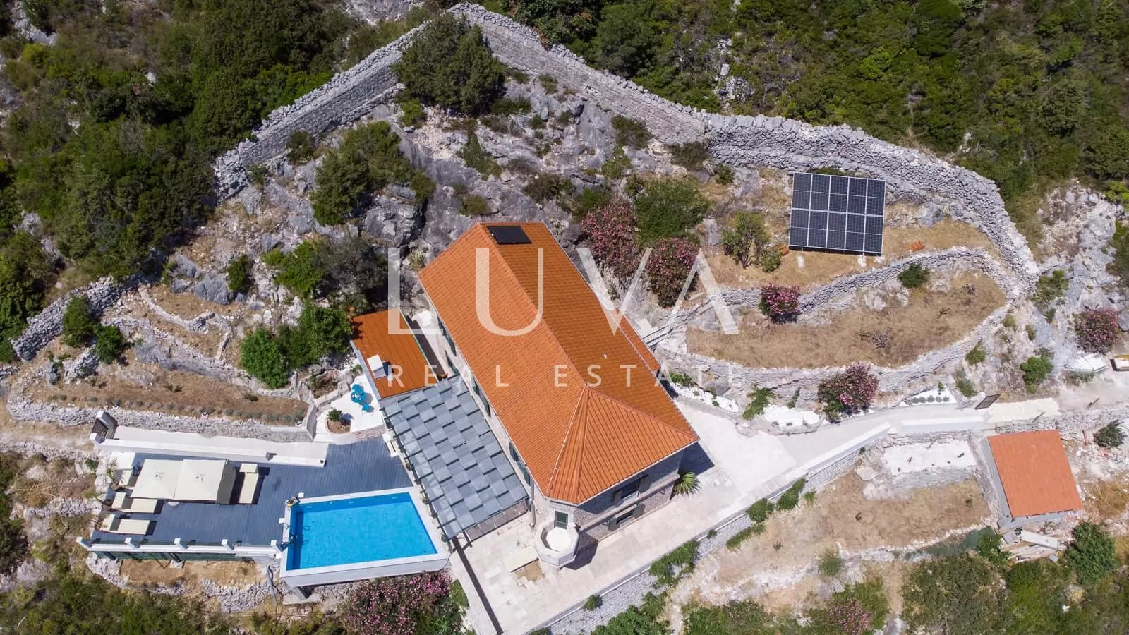 Einzigartiges Ferienhaus auf einer unbewohnten Insel, Investitionsmöglichkeit