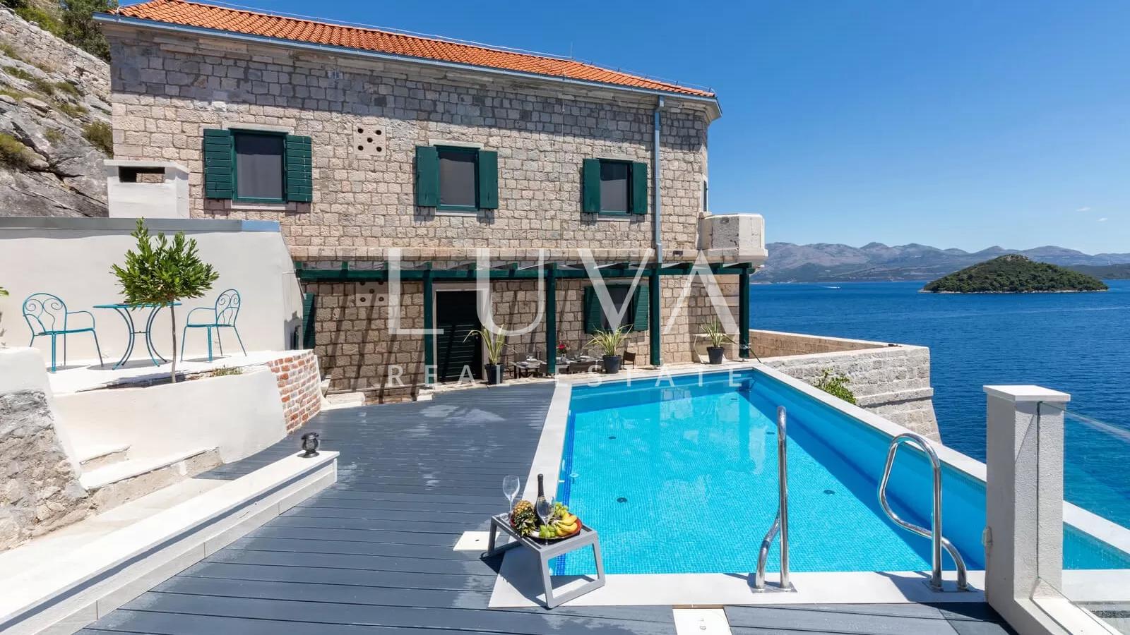 Einzigartiges Ferienhaus auf einer unbewohnten Insel, Investitionsmöglichkeit