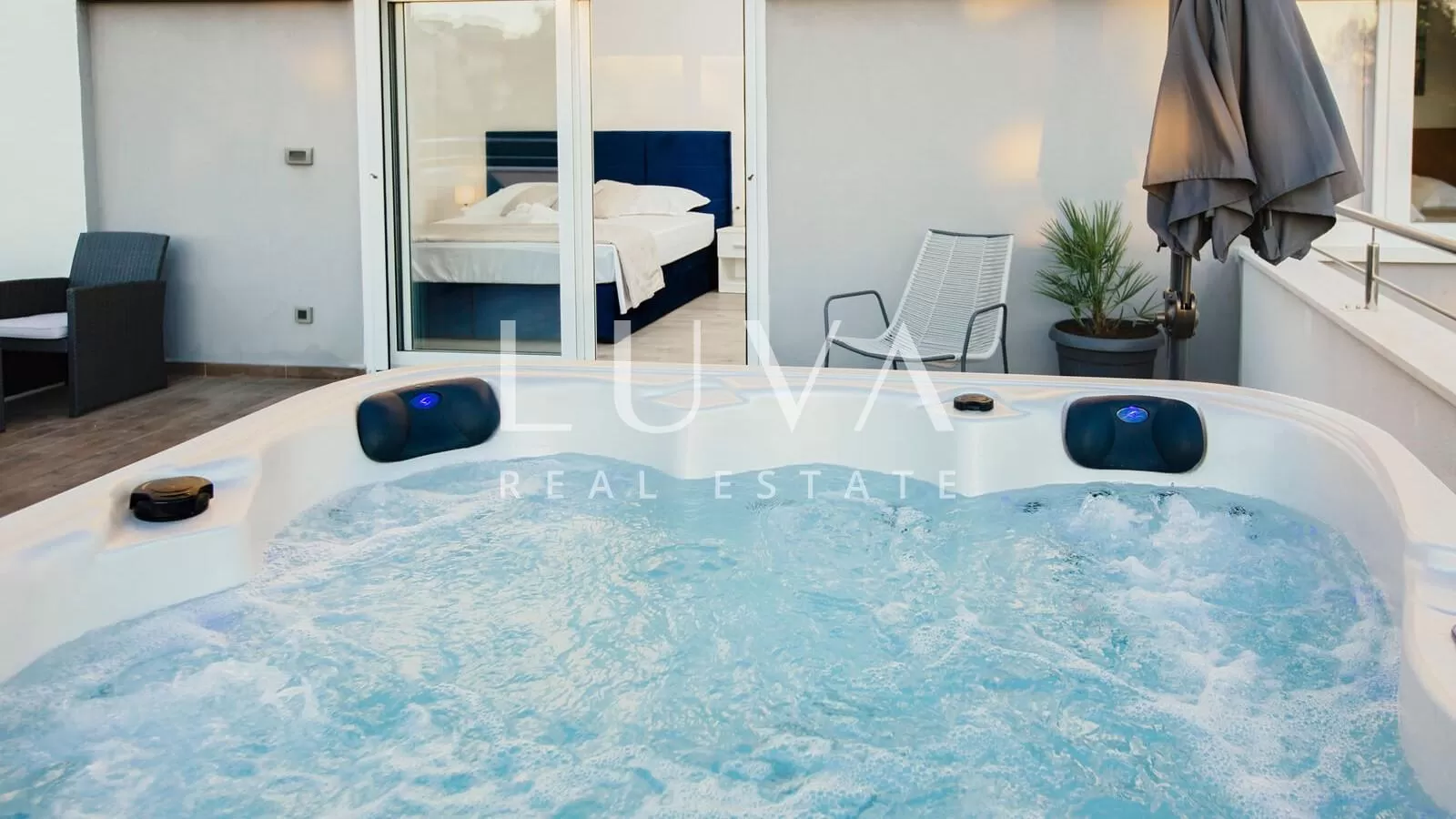 Podstrana, Split, luxuriöses Haus mit Pool zur Miete