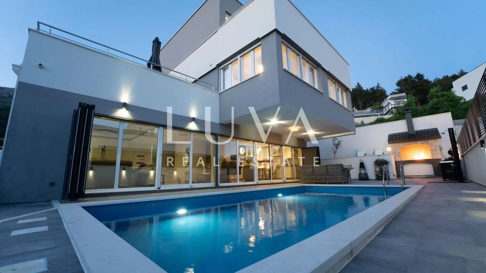 Podstrana, Split, luxuriöses Haus mit Pool zur Miete