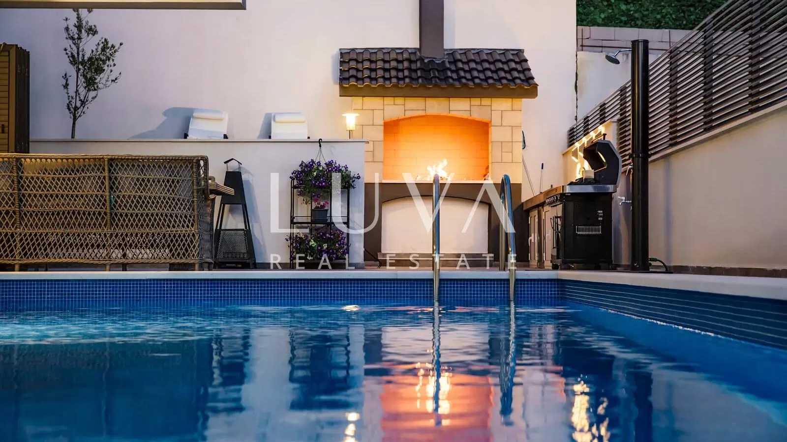 Podstrana, Split, luxuriöses Haus mit Pool zur Miete