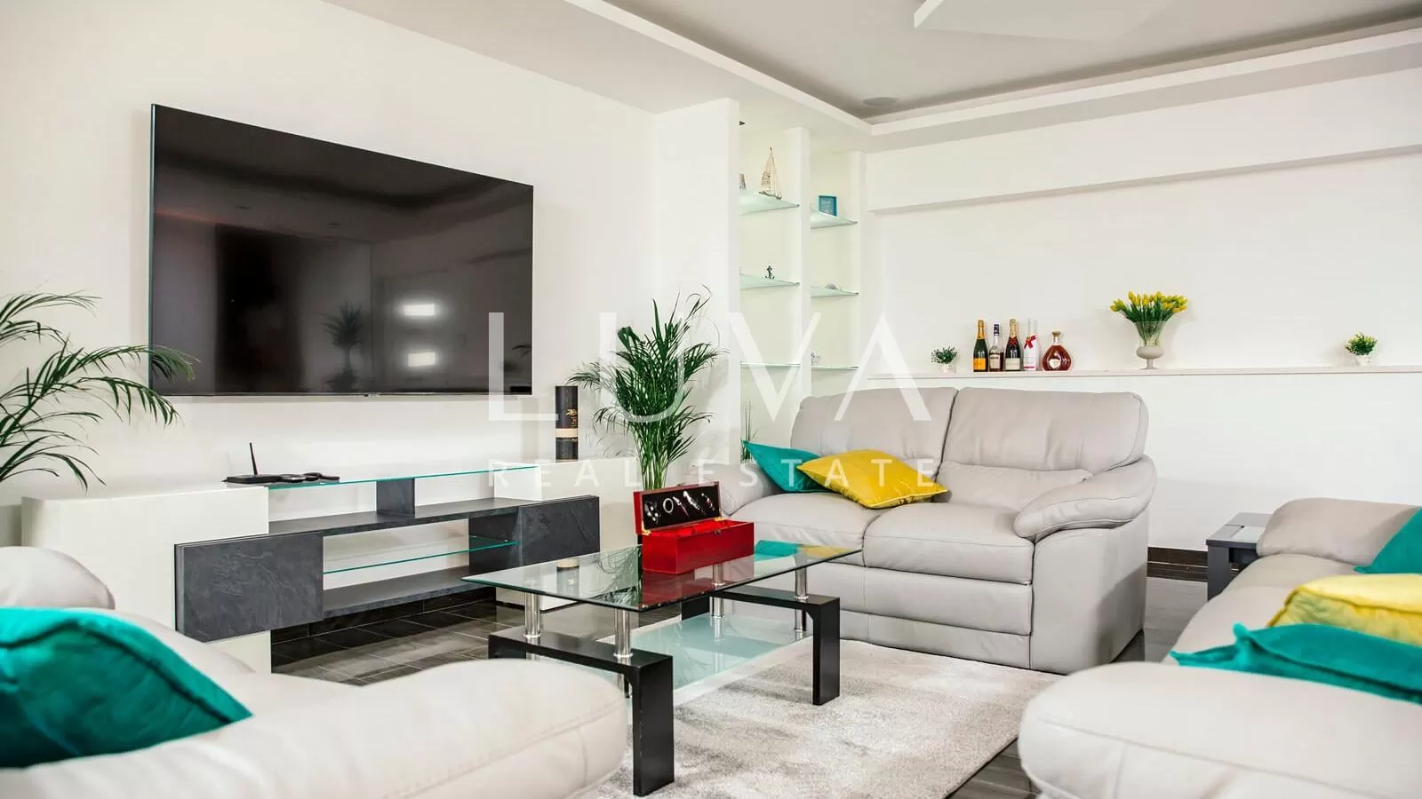 Podstrana, Split, luxuriöses Haus mit Pool zur Miete