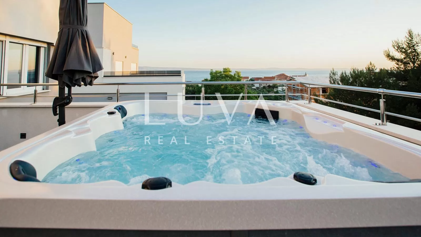 Podstrana, Split, luxuriöses Haus mit Pool zur Miete