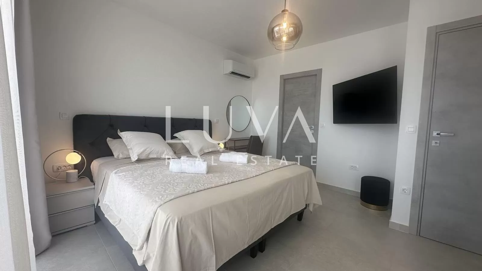 Kaštel Stari, Split, modern luxury house with a pool for sale