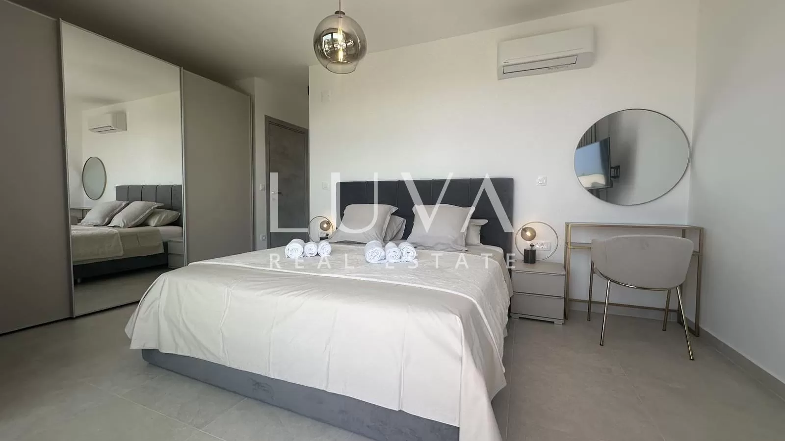 Kaštel Stari, Split, modern luxury house with a pool for sale