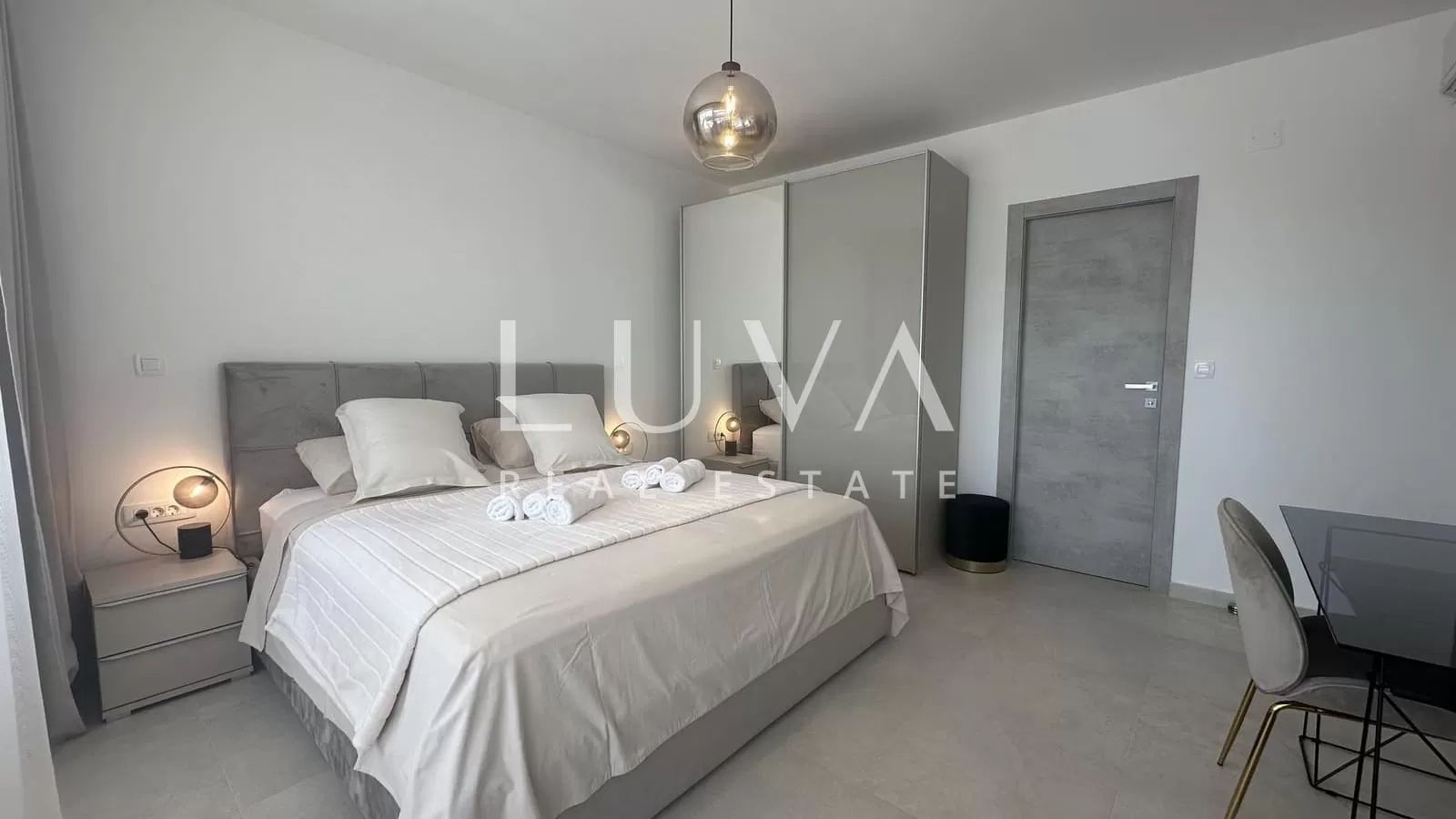 Kaštel Stari, Split, modern luxury house with a pool for sale