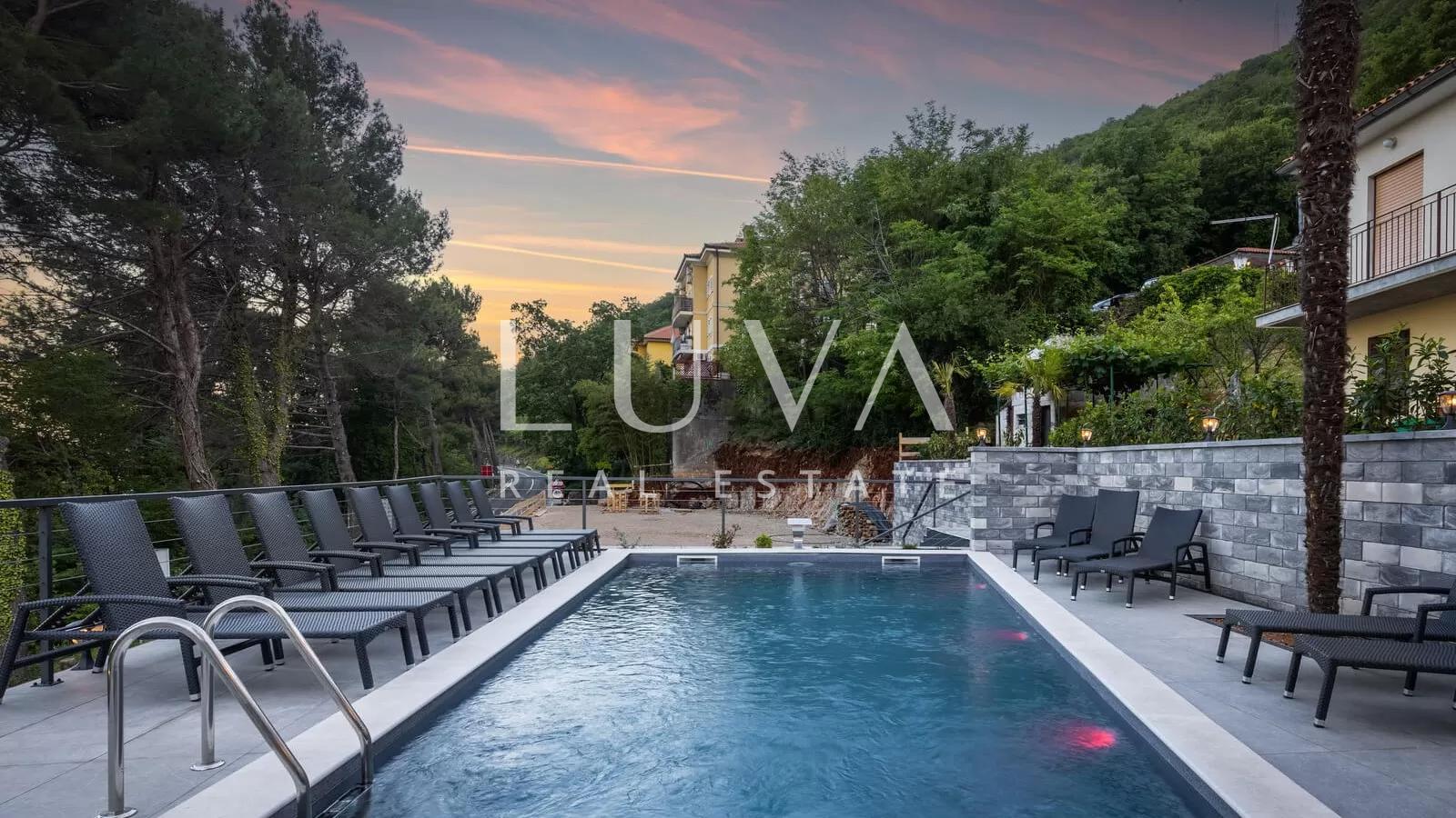 Mošćenička Draga, luksuzna vila s bazenom na prodaju