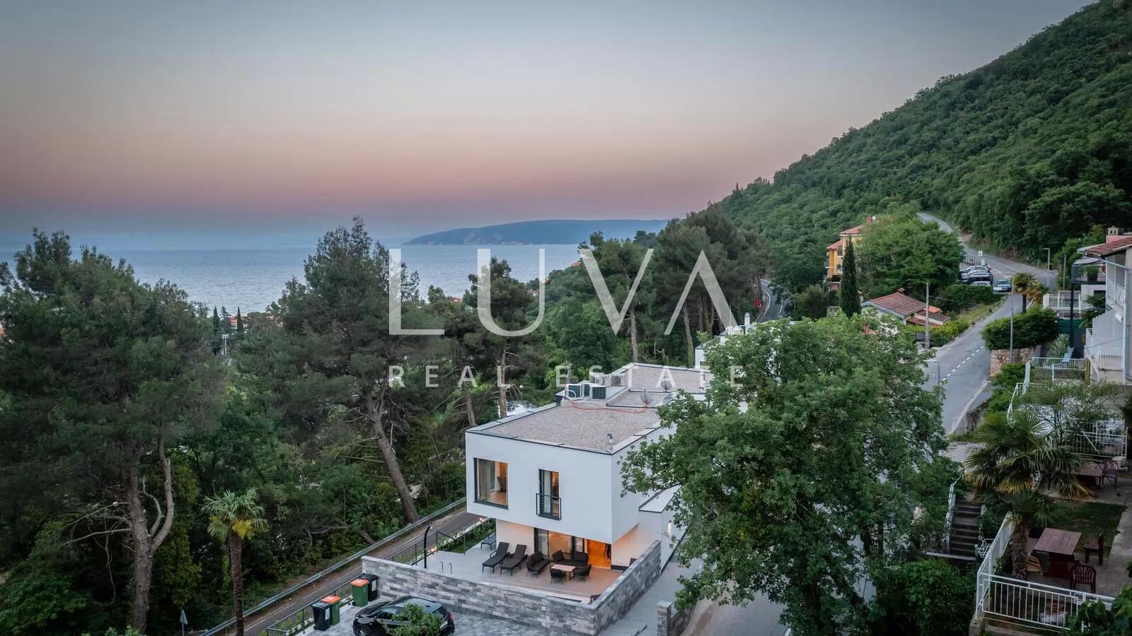 Mošćenička Draga, luksuzna vila s bazenom na prodaju