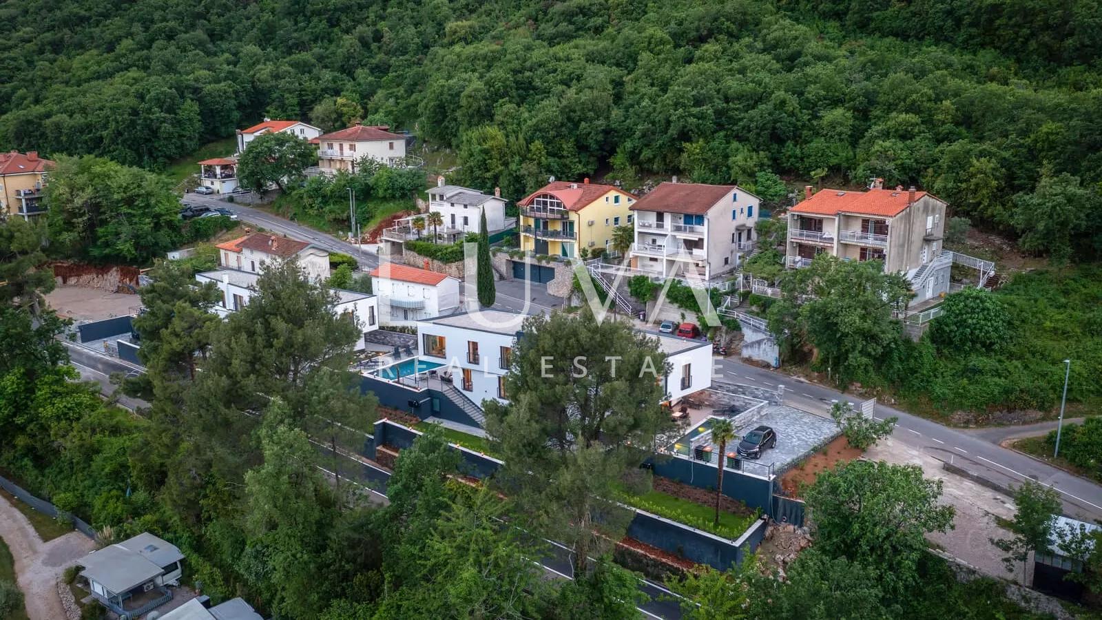 Mošćenička Draga, luksuzna vila s bazenom na prodaju