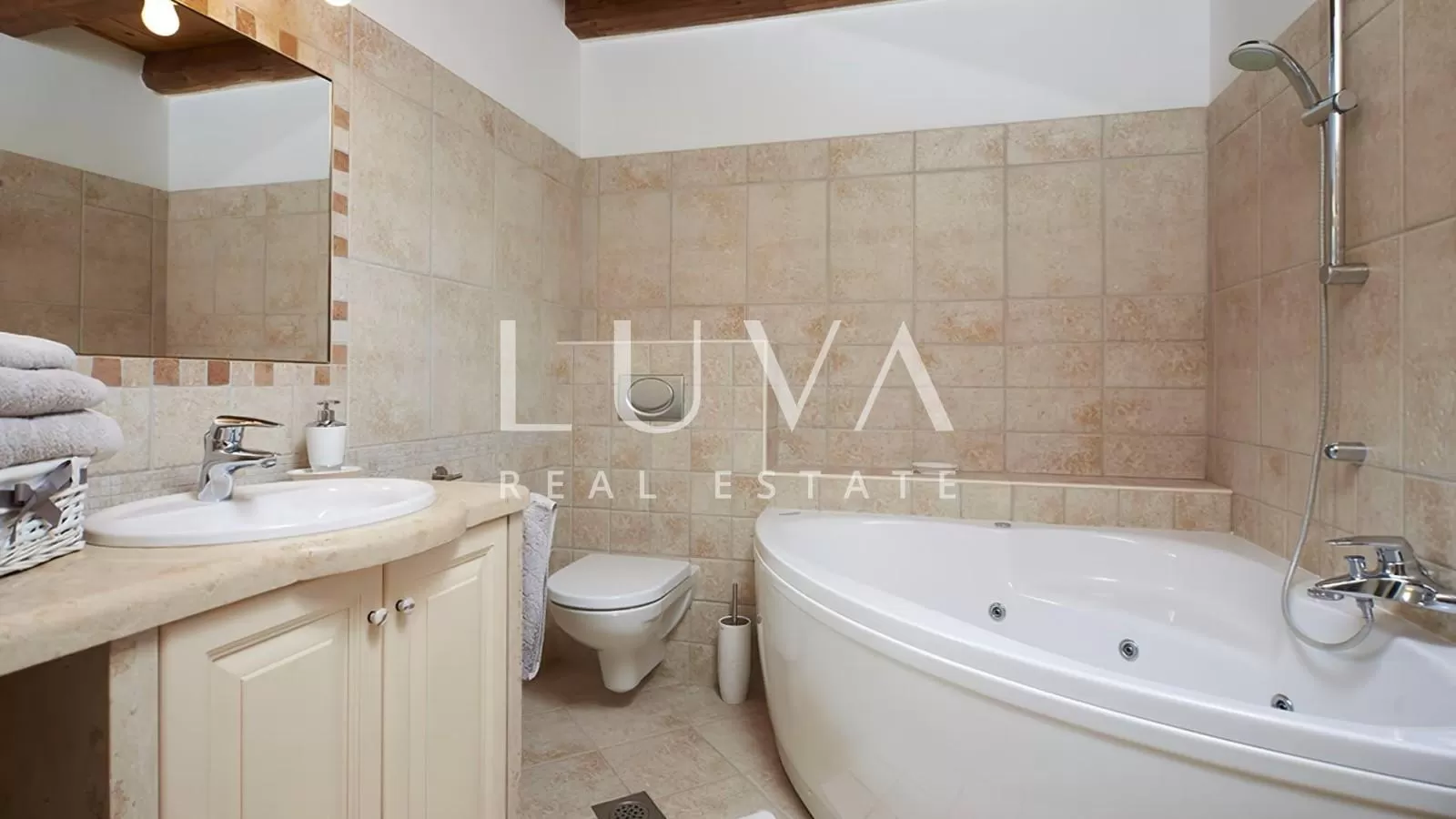 Karojba, Motovun, Istria, stone house with pool for sale